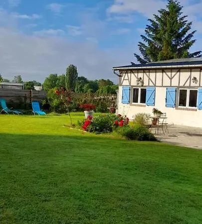 Oda ve Kahvaltı La Cle Des Champs 3*